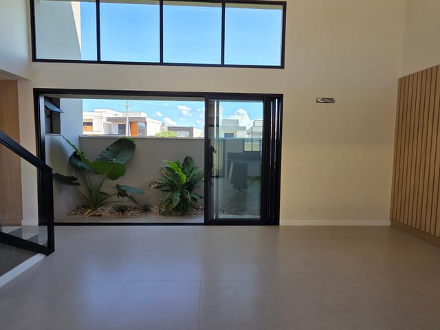 Casa com 252m² 3 quartos e 4 banheiros, à venda, no bairro Parque Tauá em Londrina