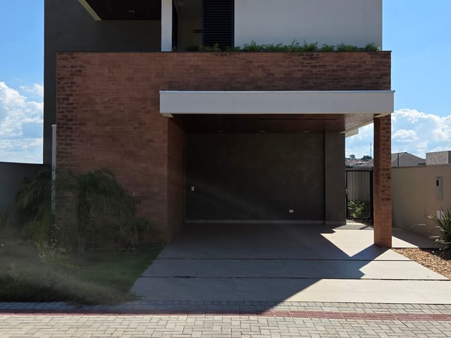 Casa com 252m² 3 quartos e 4 banheiros, à venda, no bairro Parque Tauá em Londrina