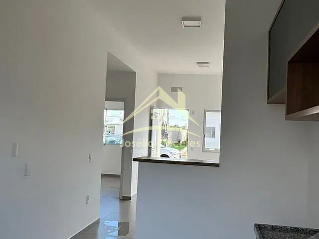 Casa com 257m² 3 quartos e 2 banheiros, para alugar, no bairro Novo Mundo em Várzea Grande