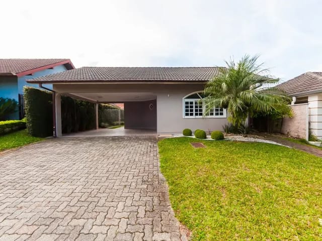 Casa com 451m² 3 quartos e 4 banheiros, à venda, no bairro Não informado em Curitiba