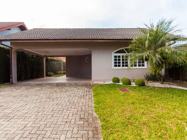 Casa com 451m² 3 quartos e 4 banheiros, à venda, no bairro Não informado em Curitiba