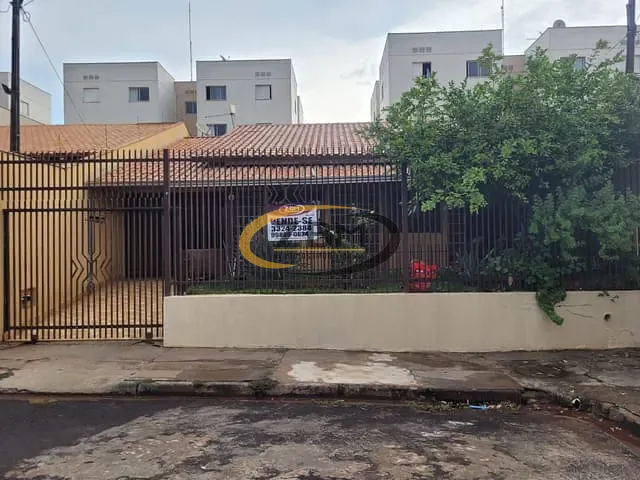Casa com 204m² 3 quartos e 3 banheiros, à venda, no bairro Conjunto Residencial Marajoara em Londrina