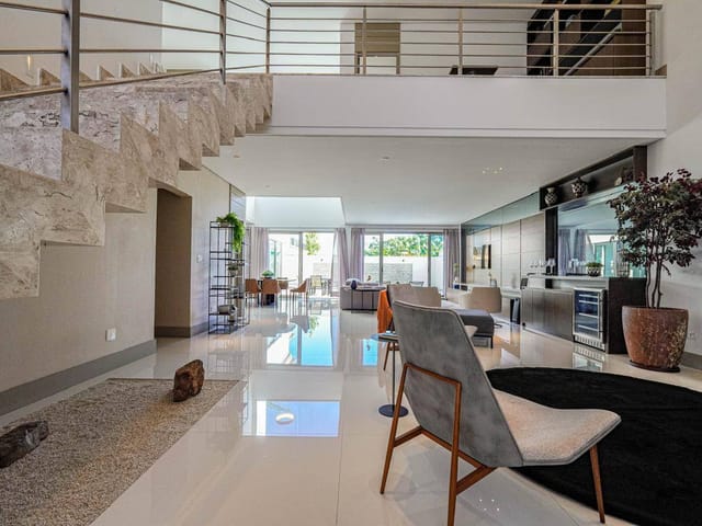 Casa com 450m² 3 quartos e 5 banheiros, à venda, no bairro Alphaville em Santana de Parnaíba