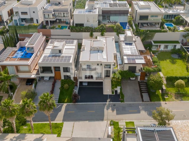 Casa com 420m² 4 quartos e 5 banheiros, à venda, no bairro Tamboré em Barueri