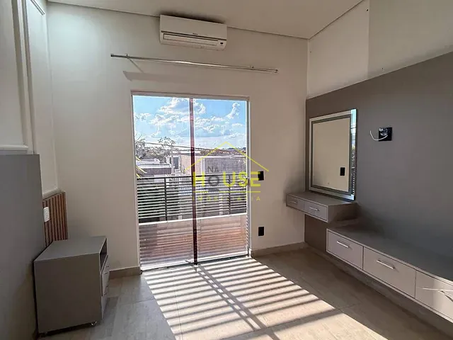 Casa com 200m² 3 quartos e 3 banheiros, à venda, no bairro Residencial Santa Regina em São José do Rio Preto