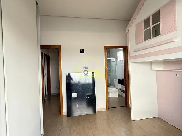 Casa com 200m² 3 quartos e 3 banheiros, à venda, no bairro Residencial Santa Regina em São José do Rio Preto