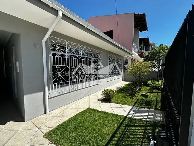 Casa com 209m² 3 quartos e 3 banheiros, à venda, no bairro Ipiranga em São José