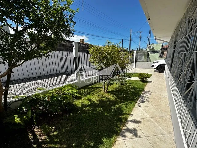 Casa com 209m² 3 quartos e 3 banheiros, à venda, no bairro Ipiranga em São José