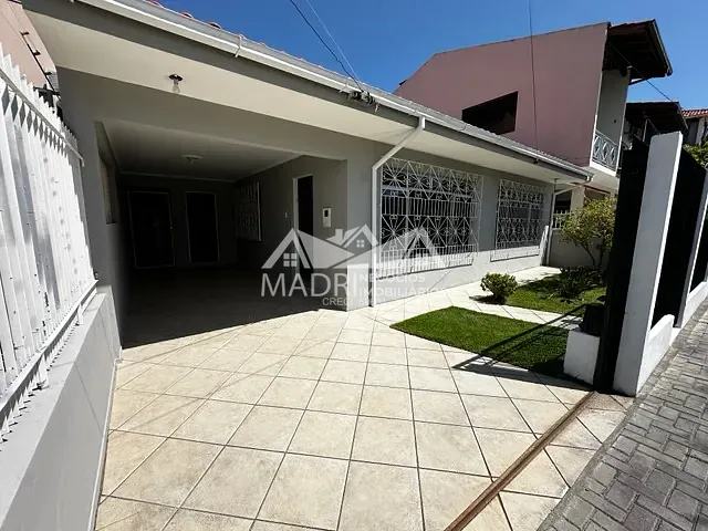 Casa com 209m² 3 quartos e 3 banheiros, à venda, no bairro Ipiranga em São José