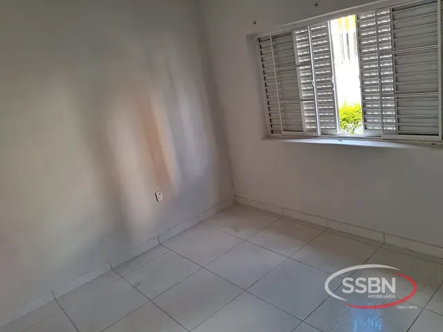 Casa 2 quartos e 1 banheiro, para alugar, no bairro Centro em Nova Odessa