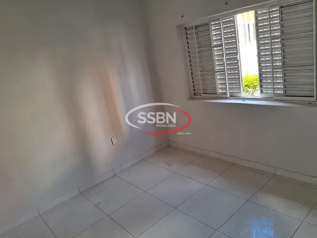 Casa 2 quartos e 1 banheiro, para alugar, no bairro Centro em Nova Odessa