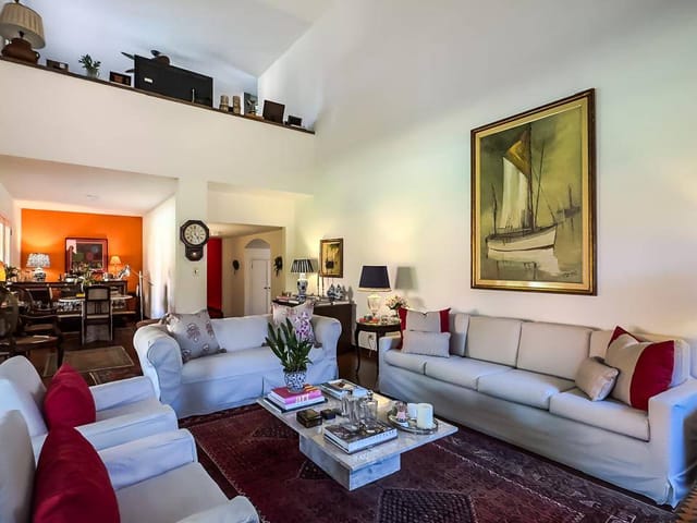 Casa com 995m² 4 quartos e 5 banheiros, à venda, no bairro Alphaville em Barueri