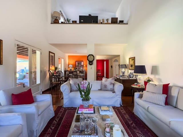 Casa com 995m² 4 quartos e 5 banheiros, à venda, no bairro Alphaville em Barueri