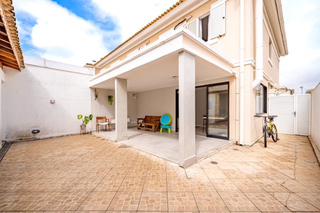 Casa com 180m² 3 quartos e 3 banheiros, à venda, no bairro Tamboré em Santana de Parnaíba