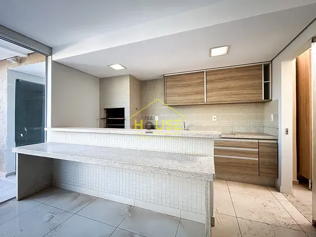 Casa 3 quartos e 3 banheiros, à venda, no bairro Jardim Redentor em São José do Rio Preto