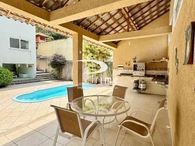 Casa com 400m² 4 quartos e 4 banheiros, à venda, no bairro Piratininga em Niterói