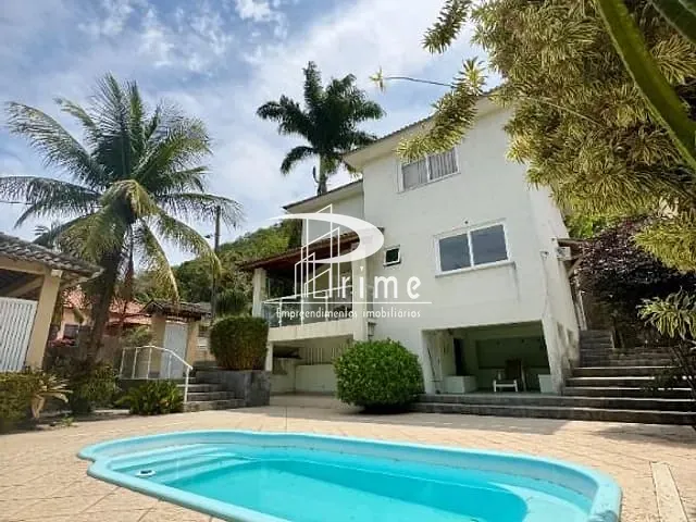 Casa com 400m² 4 quartos e 4 banheiros, à venda, no bairro Piratininga em Niterói