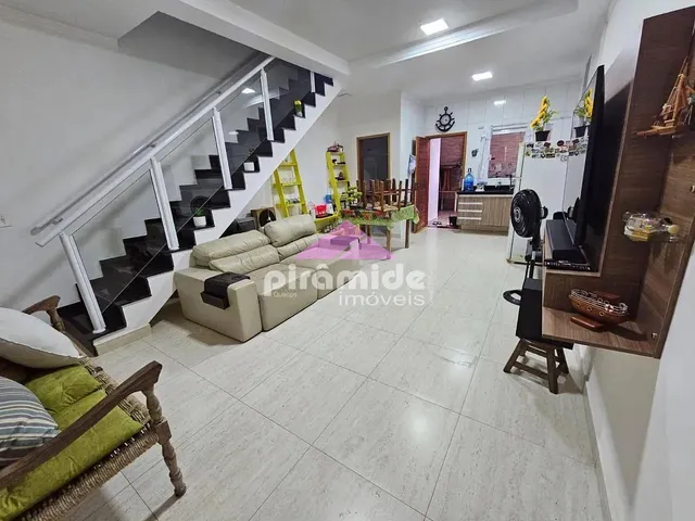 Casa com 116m² 2 quartos e 3 banheiros, para alugar, no bairro Aruan em Caraguatatuba