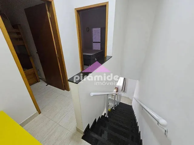 Casa com 116m² 2 quartos e 3 banheiros, para alugar, no bairro Aruan em Caraguatatuba