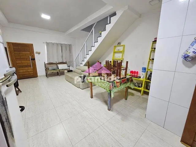 Casa com 116m² 2 quartos e 3 banheiros, para alugar, no bairro Aruan em Caraguatatuba