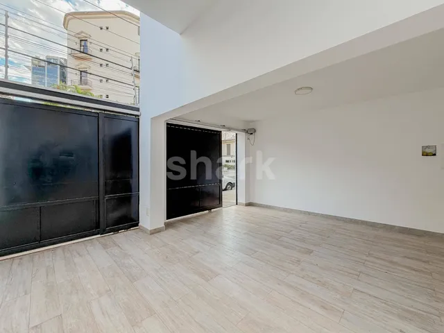 Casa com 305m² 4 quartos e 5 banheiros, para alugar, no bairro Jardim Paulista em São Paulo