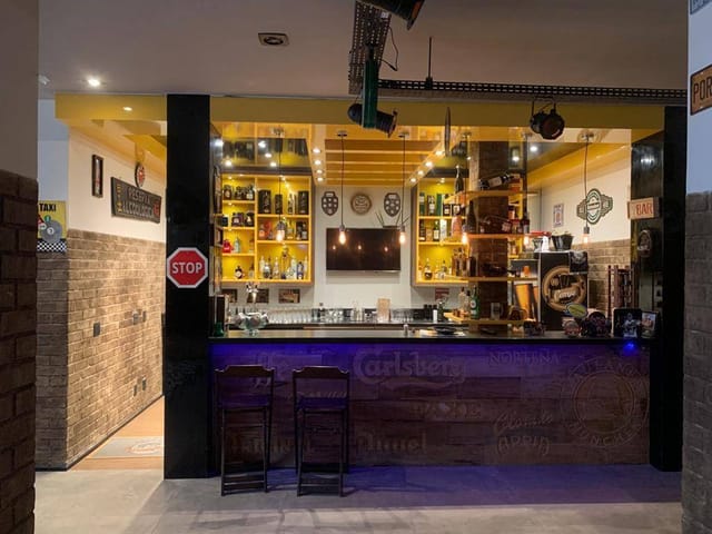 Casa com 484m² 4 quartos e 7 banheiros, à venda ou para alugar, no bairro Alphaville em Santana de Parnaíba