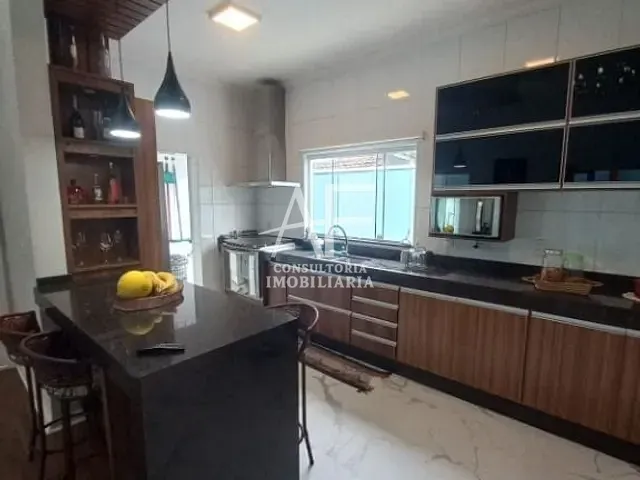 Casa com 250m² 3 quartos e 3 banheiros, à venda, no bairro Jardim Hípica Pinheiro em Taubaté