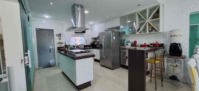 Casa com 350m² 4 quartos e 3 banheiros, à venda, no bairro Parque Penha em Campos dos Goytacazes