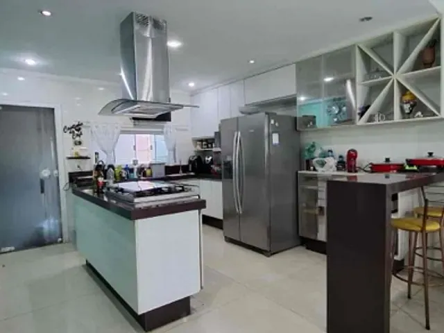 Casa com 350m² 4 quartos e 3 banheiros, à venda, no bairro Parque Penha em Campos dos Goytacazes