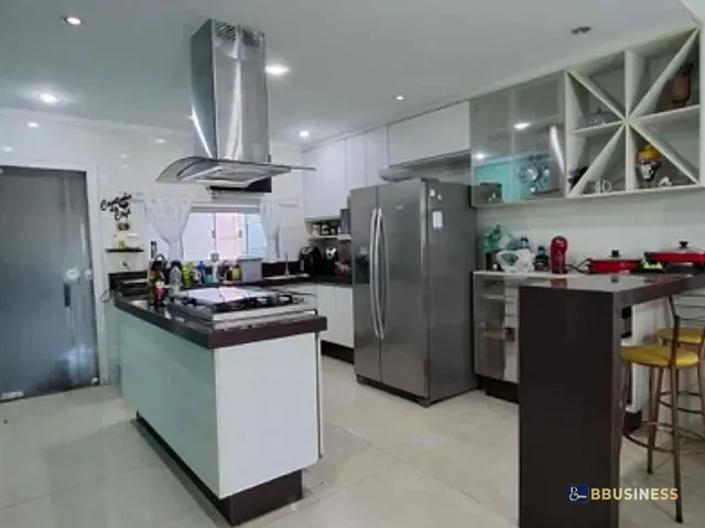 Casa com 350m² 4 quartos e 3 banheiros, à venda, no bairro Parque Penha em Campos dos Goytacazes