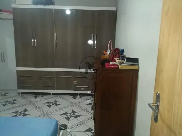 Casa com 250m² 2 quartos e 2 banheiros, à venda, no bairro Engenheiro Neiva em Guaratinguetá