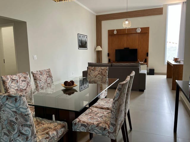 Casa com 600m² 3 quartos e 4 banheiros, à venda, no bairro Condomínio Terras de Santa Cruz em Bragança Paulista