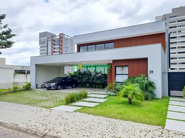Casa com 451m² 3 quartos e 1 banheiro, à venda, no bairro Urbanova em São José dos Campos