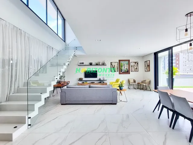 Casa com 451m² 3 quartos e 1 banheiro, à venda, no bairro Urbanova em São José dos Campos