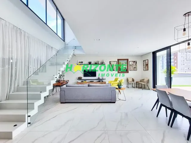 Casa com 451m² 3 quartos e 1 banheiro, à venda, no bairro Urbanova em São José dos Campos