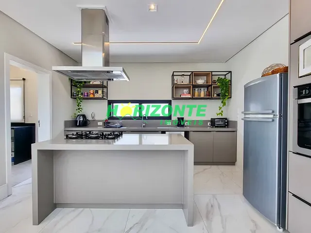 Casa com 451m² 3 quartos e 1 banheiro, à venda, no bairro Urbanova em São José dos Campos