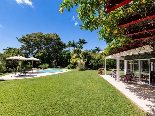Casa com 2600m² 4 quartos e 5 banheiros, à venda, no bairro Condomínio Fechado Village Haras São Luiz II em Salto
