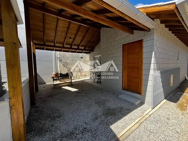 Casa 2 quartos e 1 banheiro, para alugar, no bairro Madri em Palhoça