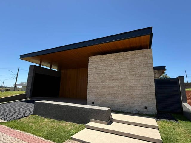 Casa com 300m² 3 quartos e 4 banheiros, à venda, no bairro Jardim Tarobá em Cambé