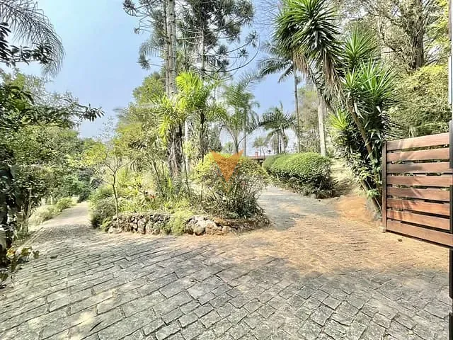 Casa com 6370m² 4 quartos e 4 banheiros, à venda, no bairro Moinho Velho em Embu das Artes