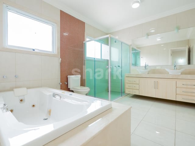 Casa com 450m² 4 quartos e 5 banheiros, para alugar, no bairro Alphaville Conde I em Barueri