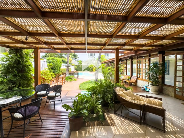 Casa com 1000m² 4 quartos e 6 banheiros, à venda ou para alugar, no bairro Barra da Tijuca em Rio de Janeiro