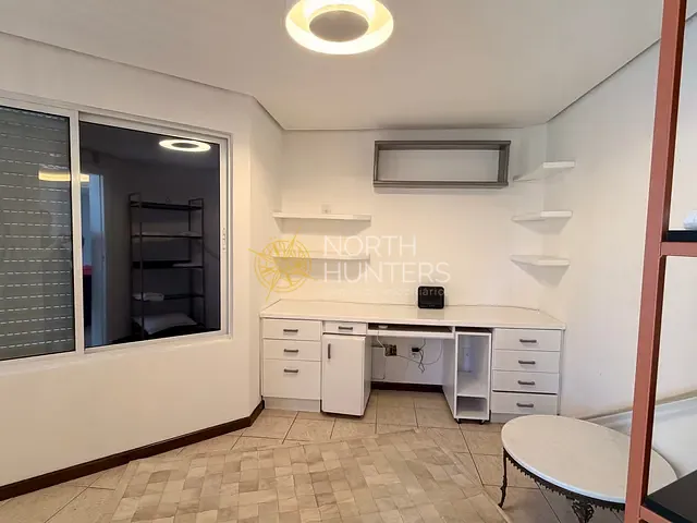 Casa 4 quartos e 4 banheiros, para alugar, no bairro Jurerê em Florianópolis