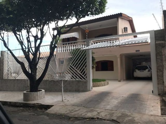 Sobrado com 191m² 3 quartos e 4 banheiros, à venda, no bairro Jardim Tropical em Cuiabá