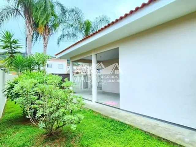 Casa com 375m² 2 quartos e 2 banheiros, à venda, no bairro São Sebastião em Palhoça