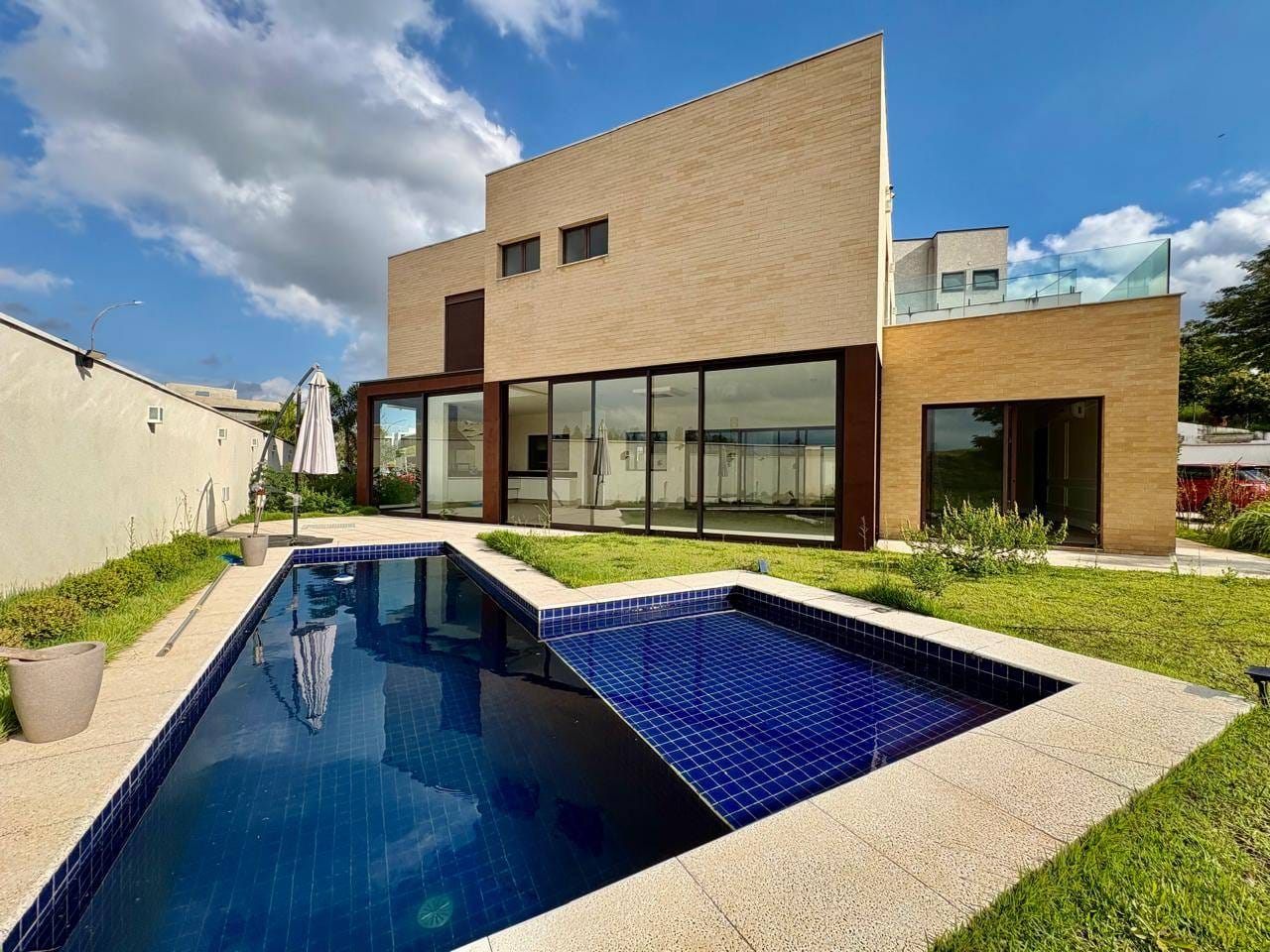 Casa em Alphaville — foto 1