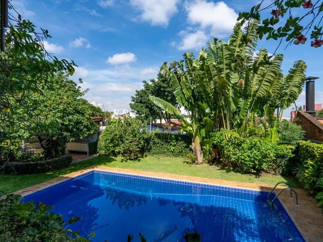 Casa com 352m² 5 quartos e 4 banheiros, à venda, no bairro Jardim Leonor em São Paulo