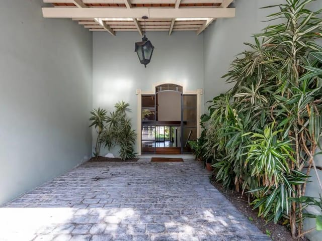 Casa com 352m² 5 quartos e 4 banheiros, à venda, no bairro Jardim Leonor em São Paulo