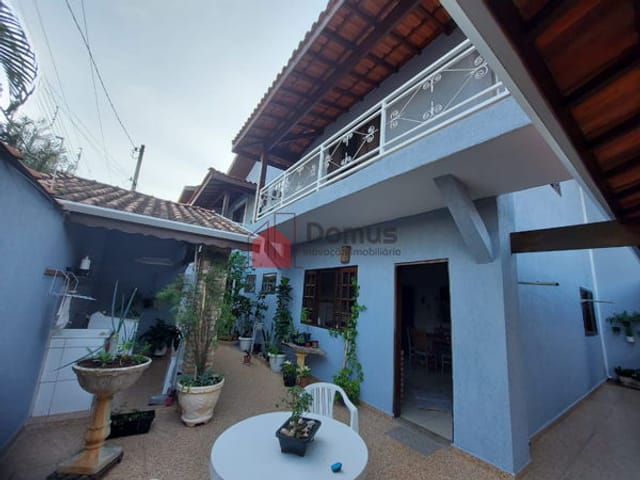 Casa com 258m², à venda, no bairro Centro em Tremembé