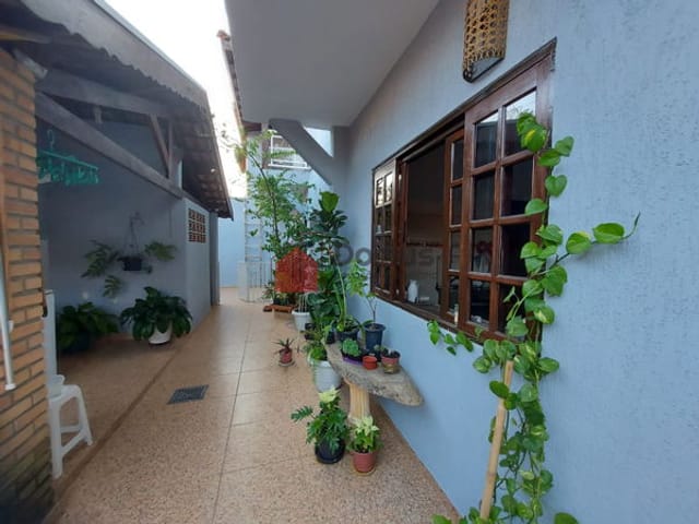 Casa com 258m², à venda, no bairro Centro em Tremembé